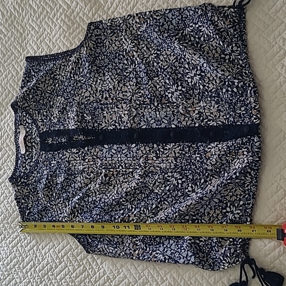 Beautiful Tory Burch Top, Size 8 - Picture 7 of 7